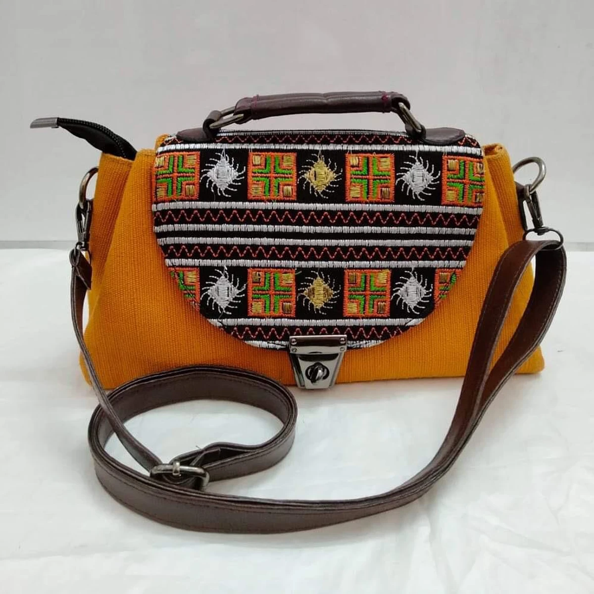 Gujrati Stylish & Trendy Ladies Bag